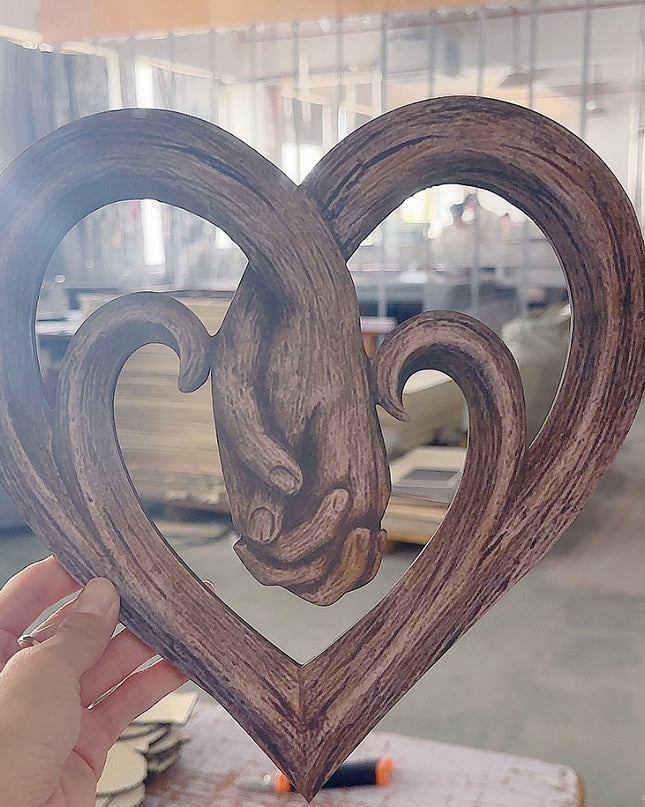 Hand-in-hand Heart Wall Decor Decorative Art Piece